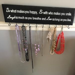 Jewelry organizer/necklace hanger with quote